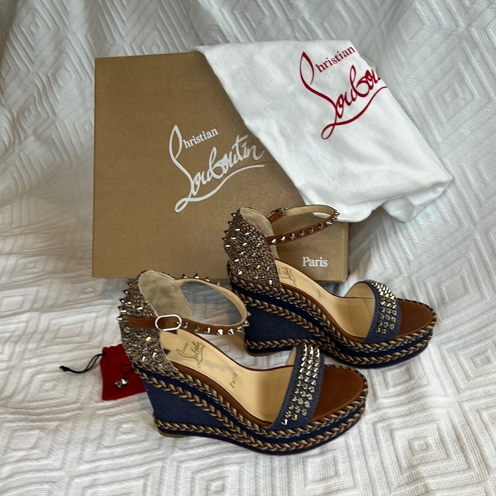 💙 Christian Louboutin Denim Studded Wedges